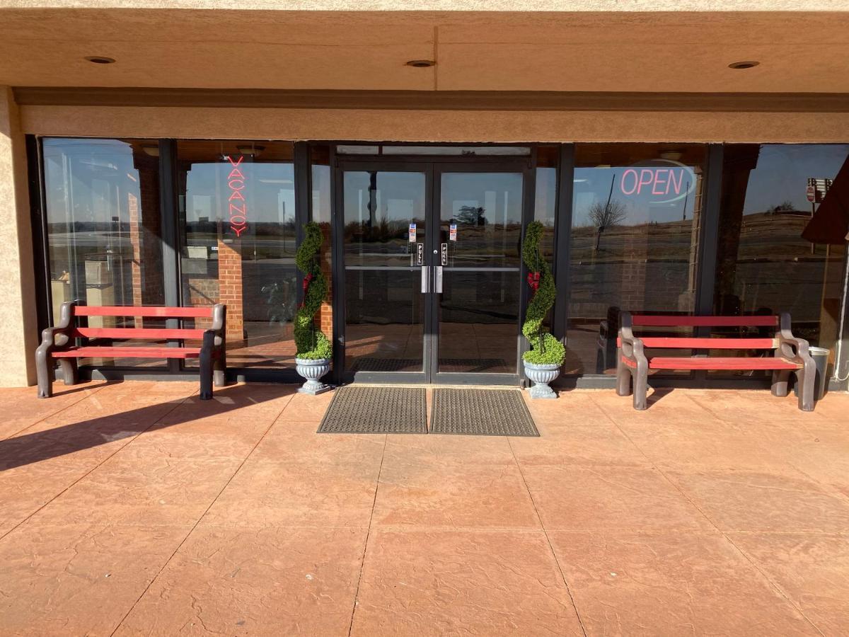 American Best Inn By Oyo I-35 Perry Near Lake Mcmurtry Extérieur photo