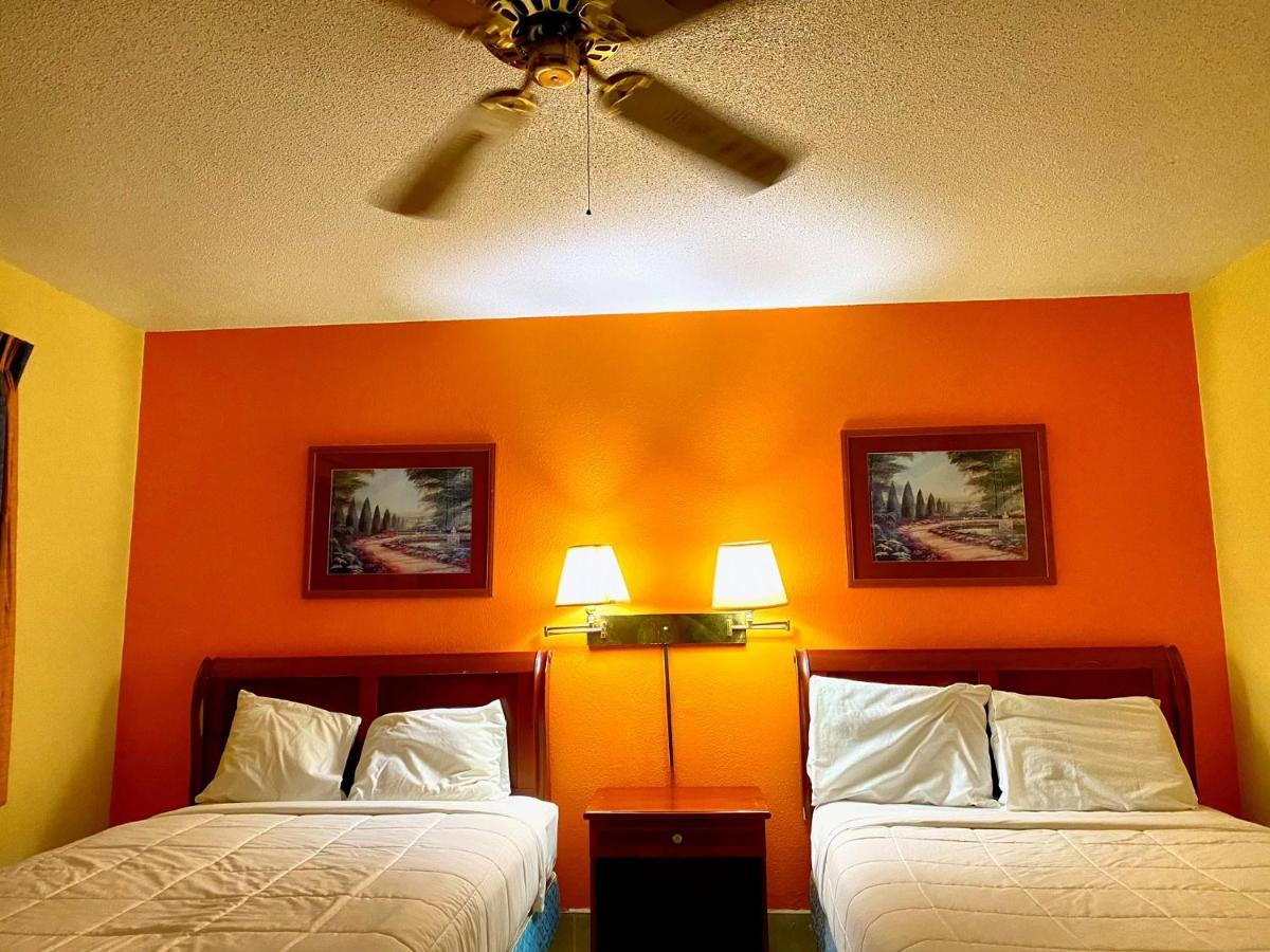 American Best Inn By Oyo I-35 Perry Near Lake Mcmurtry Extérieur photo