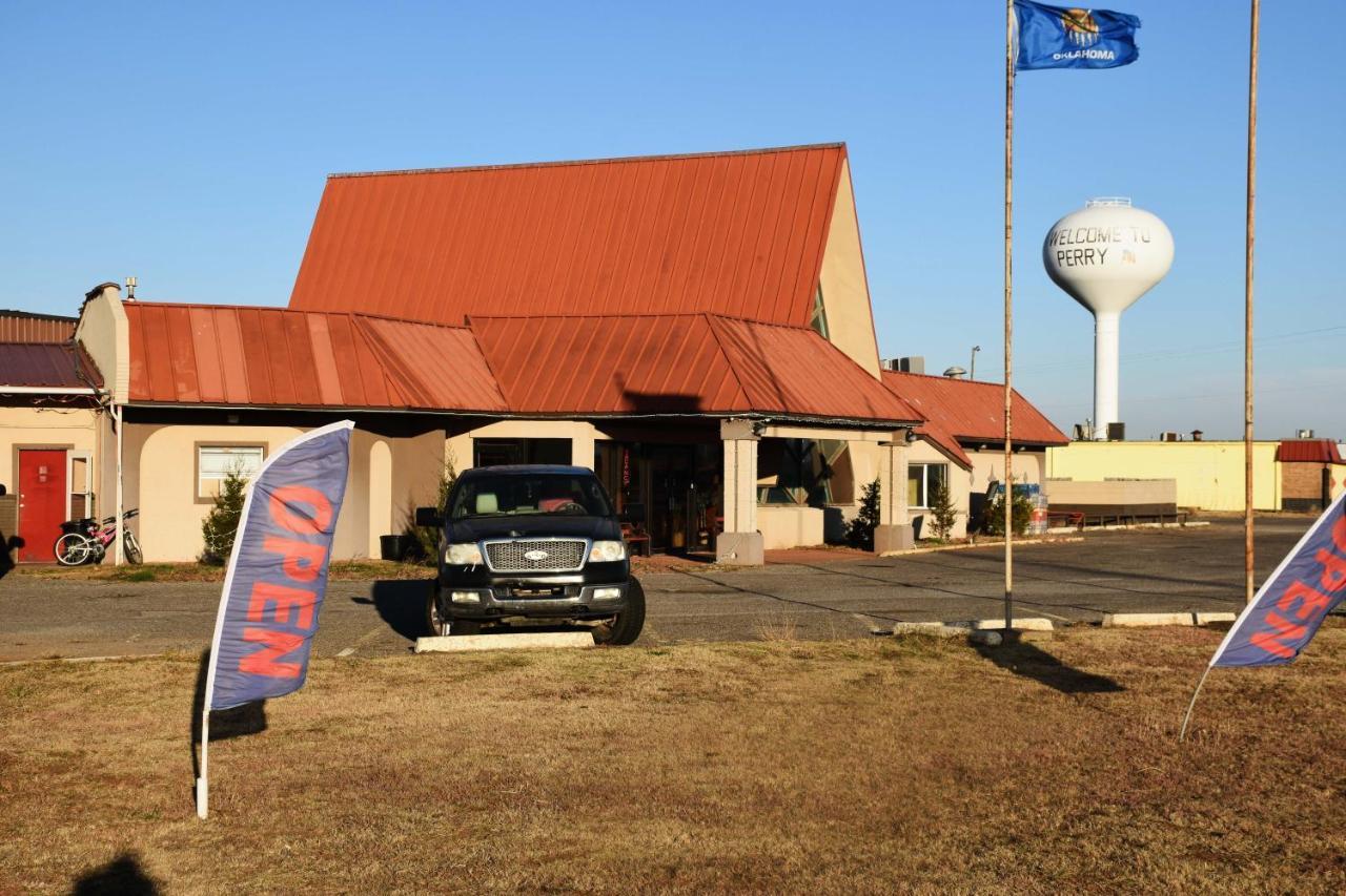 American Best Inn By Oyo I-35 Perry Near Lake Mcmurtry Extérieur photo