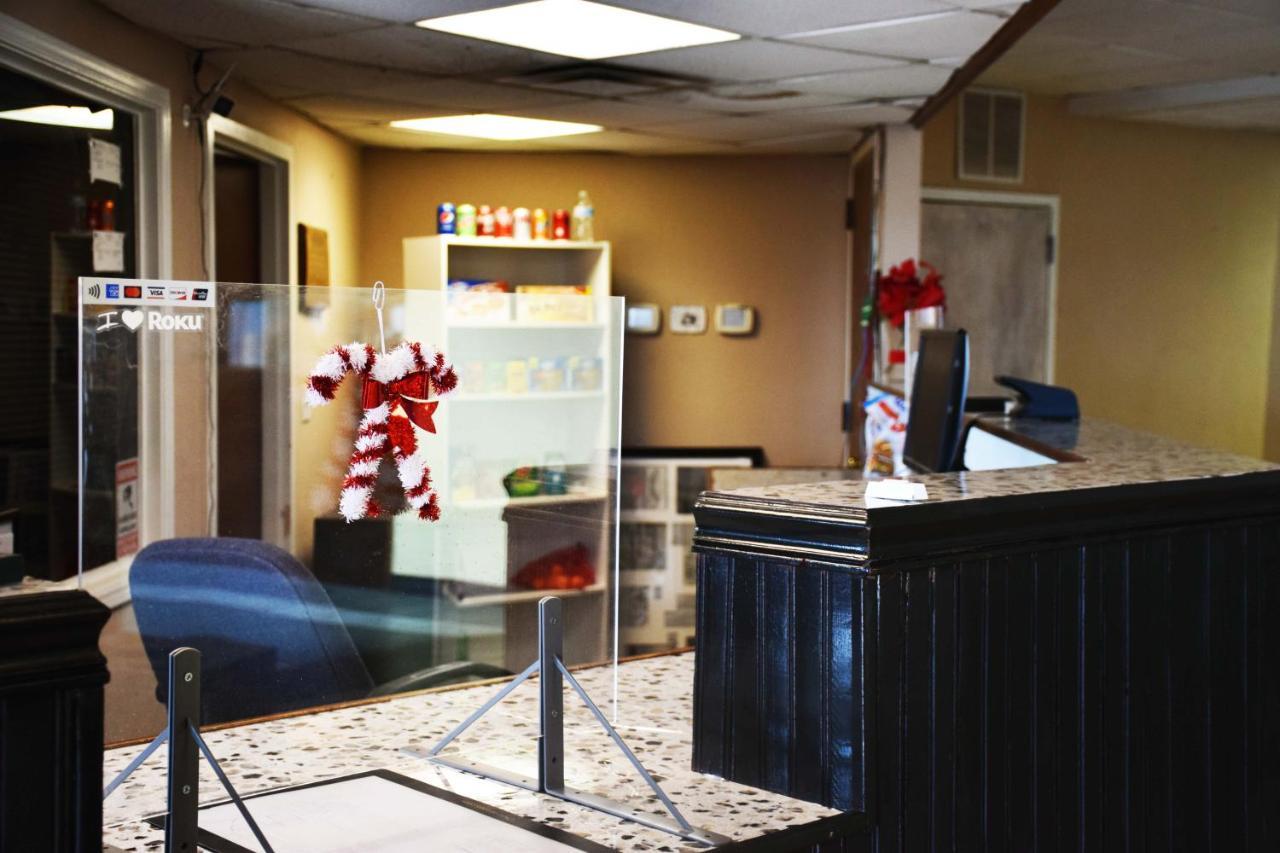 American Best Inn By Oyo I-35 Perry Near Lake Mcmurtry Extérieur photo