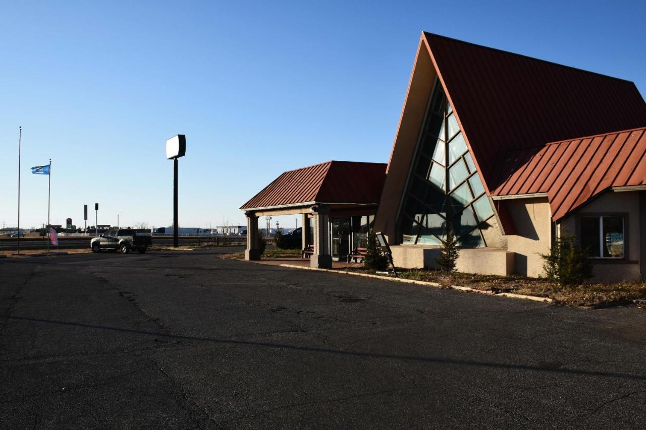 American Best Inn By Oyo I-35 Perry Near Lake Mcmurtry Extérieur photo