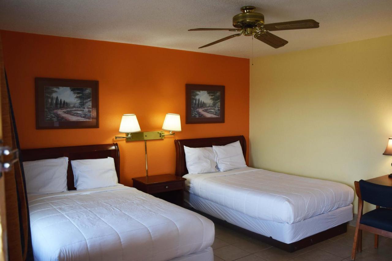 American Best Inn By Oyo I-35 Perry Near Lake Mcmurtry Extérieur photo