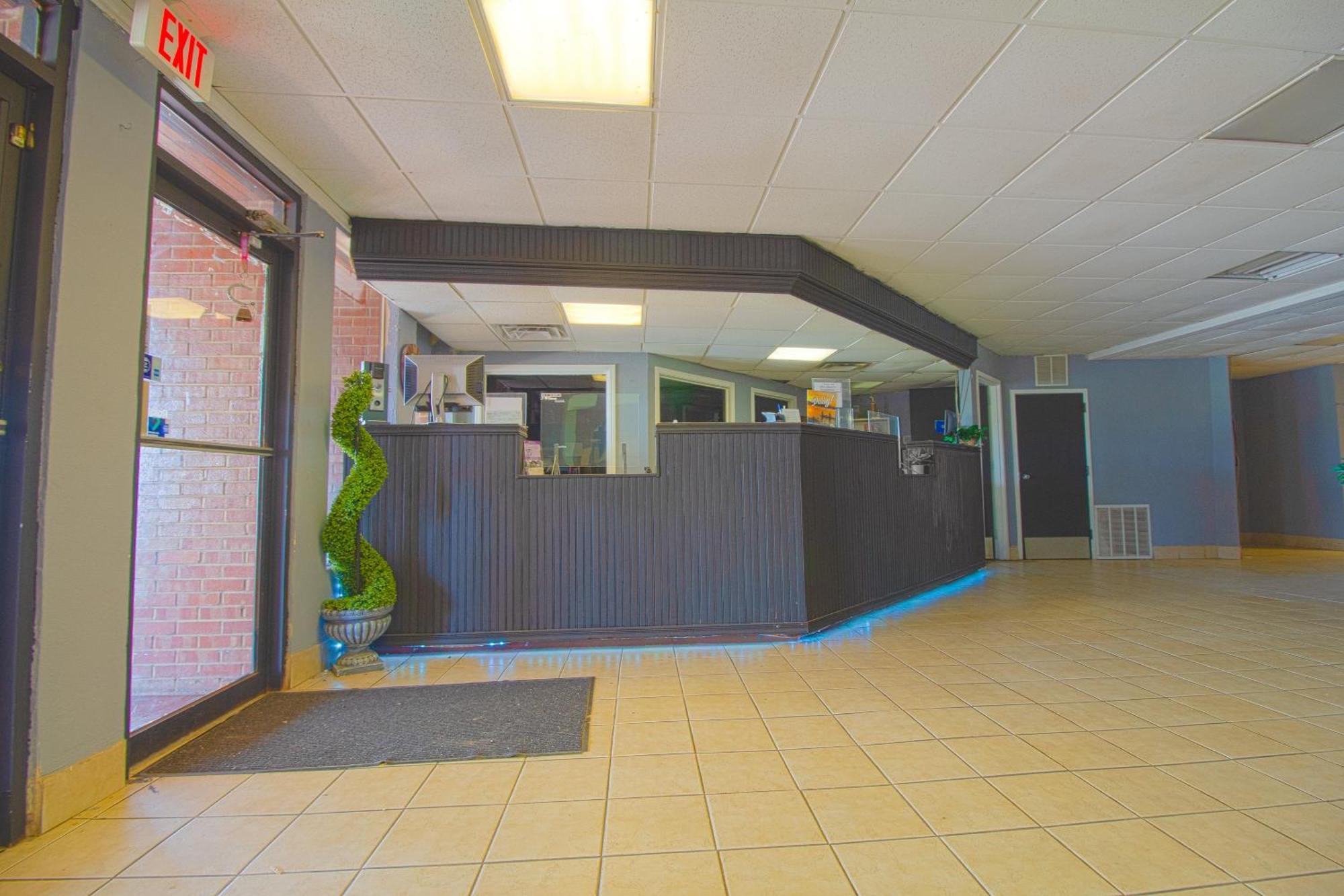 American Best Inn By Oyo I-35 Perry Near Lake Mcmurtry Extérieur photo